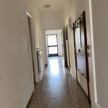 Luminoso A Due Passi Da Piacenza アパート *