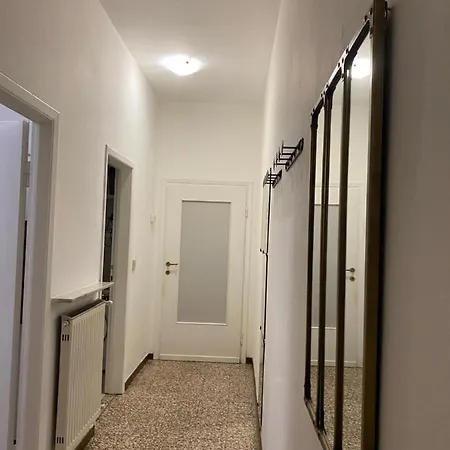 Luminoso A Due Passi Da Piacenza アパート *